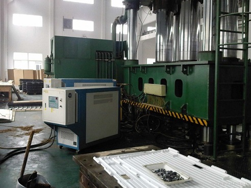 復(fù)合材料模溫機(jī)，玻璃鋼成型模具溫度控制機(jī)，炭纖維成型模溫機(jī)